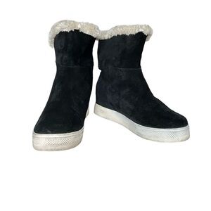 Steve Madden Black Suede Sneaker Bootie w/White Faux Fur Lining Sz 11